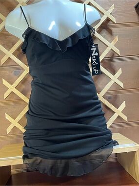 LBD by Next Up / Sz M/Solid Black /Ruffled trim /Spaghetti straps /Body-con Y2K